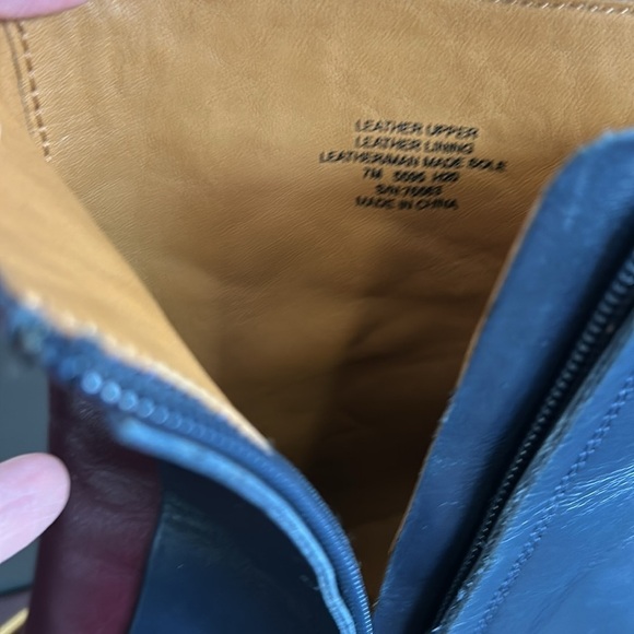 Tory Burch Equestrian Link Horse bit Navy Burgundy Leather Ankle Booties Sz 7 - Picture 15 of 16